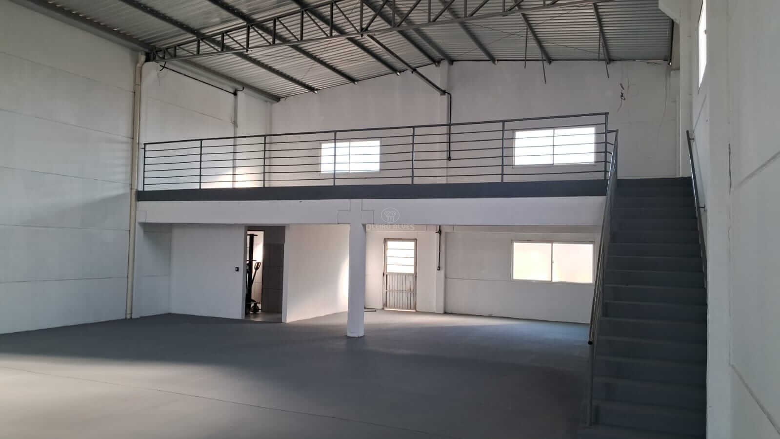 PREDIO COMERCIAL NA DUQUE