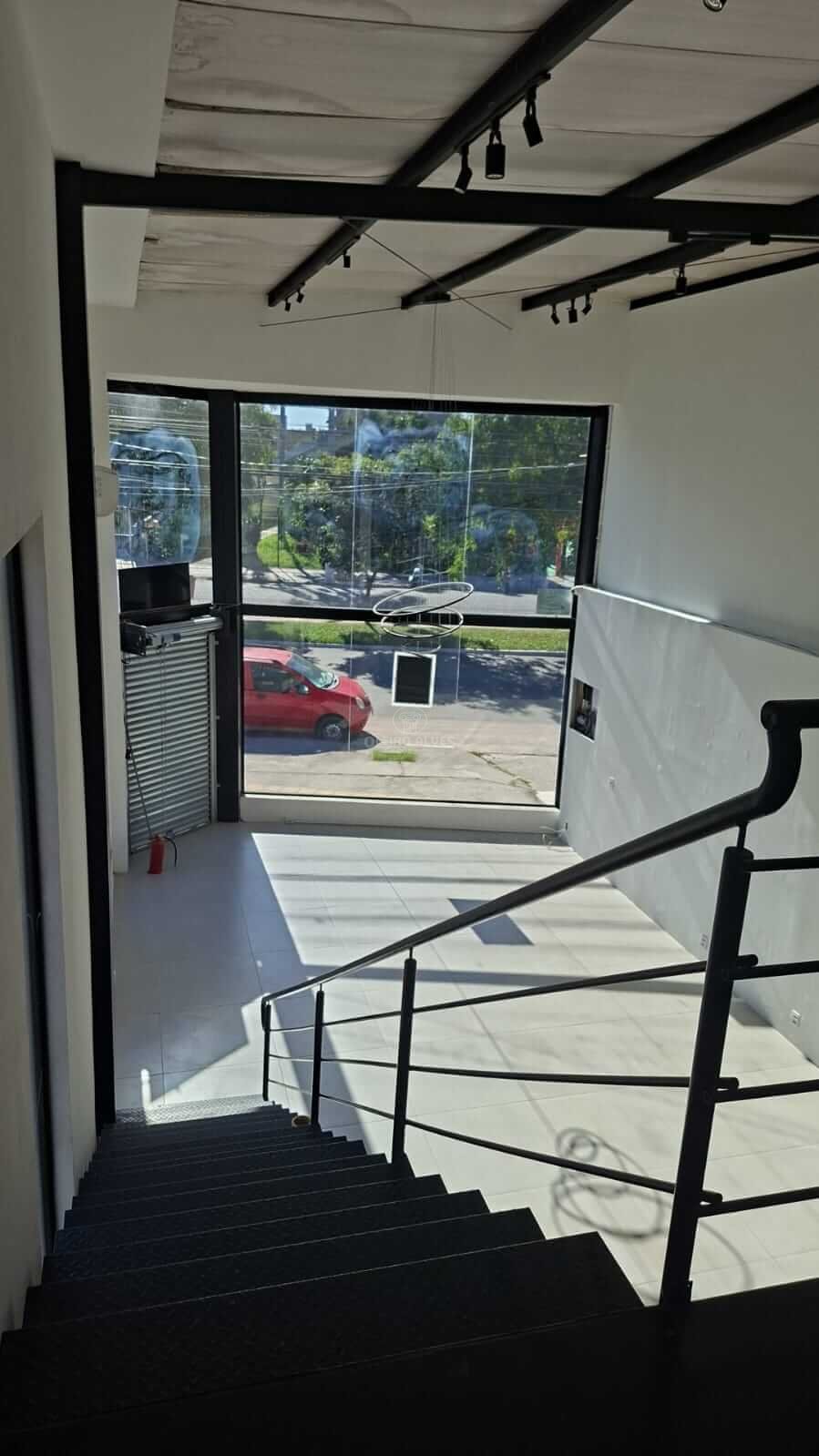 PRÉDIO COMERCIAL AREAL