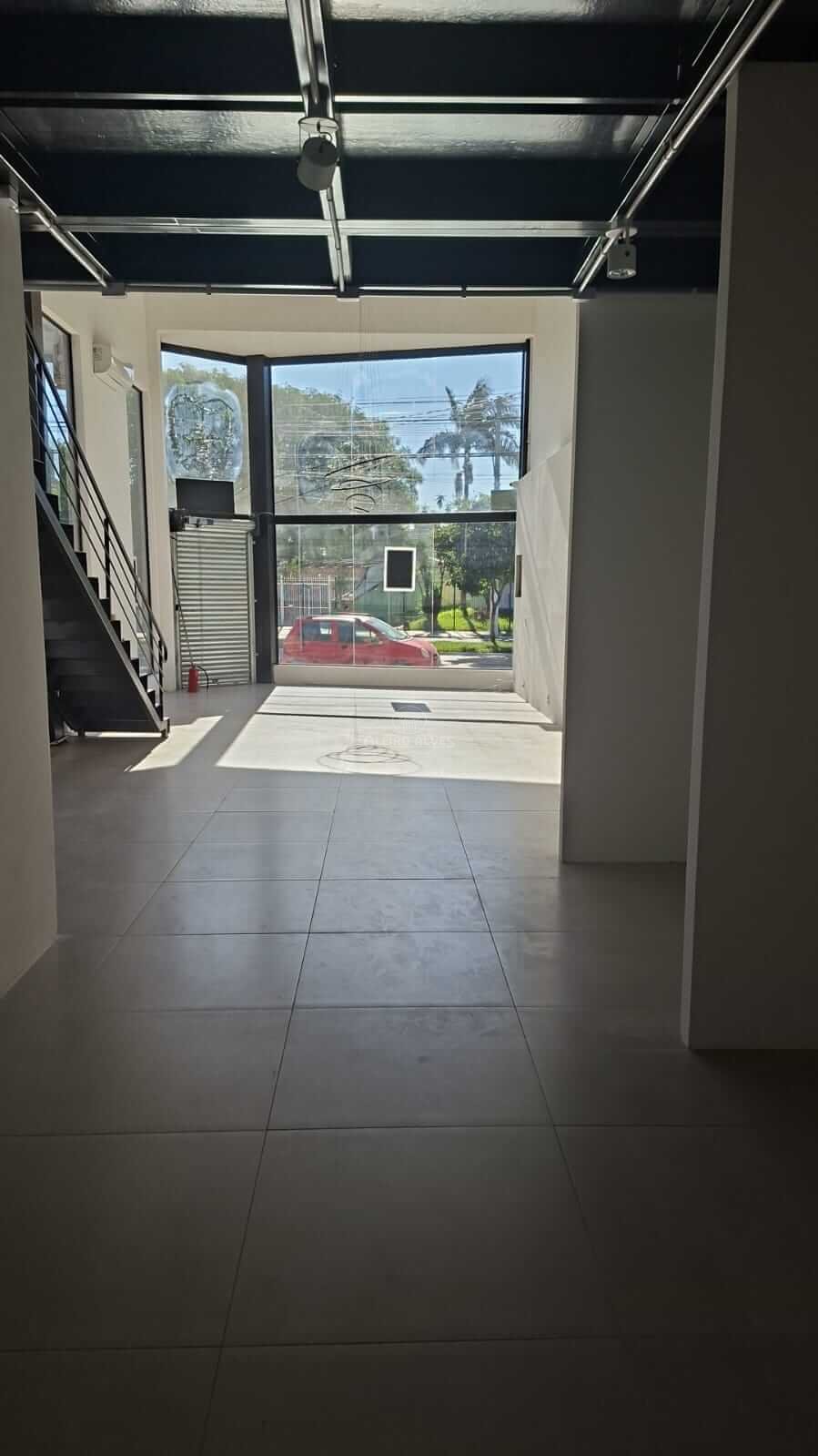 PRÉDIO COMERCIAL AREAL