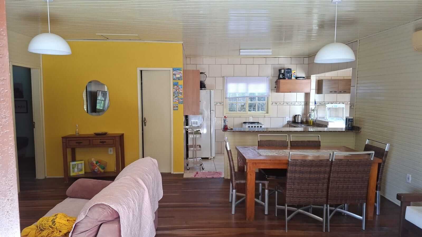 CHALÉ LARANJAL – mobiliado