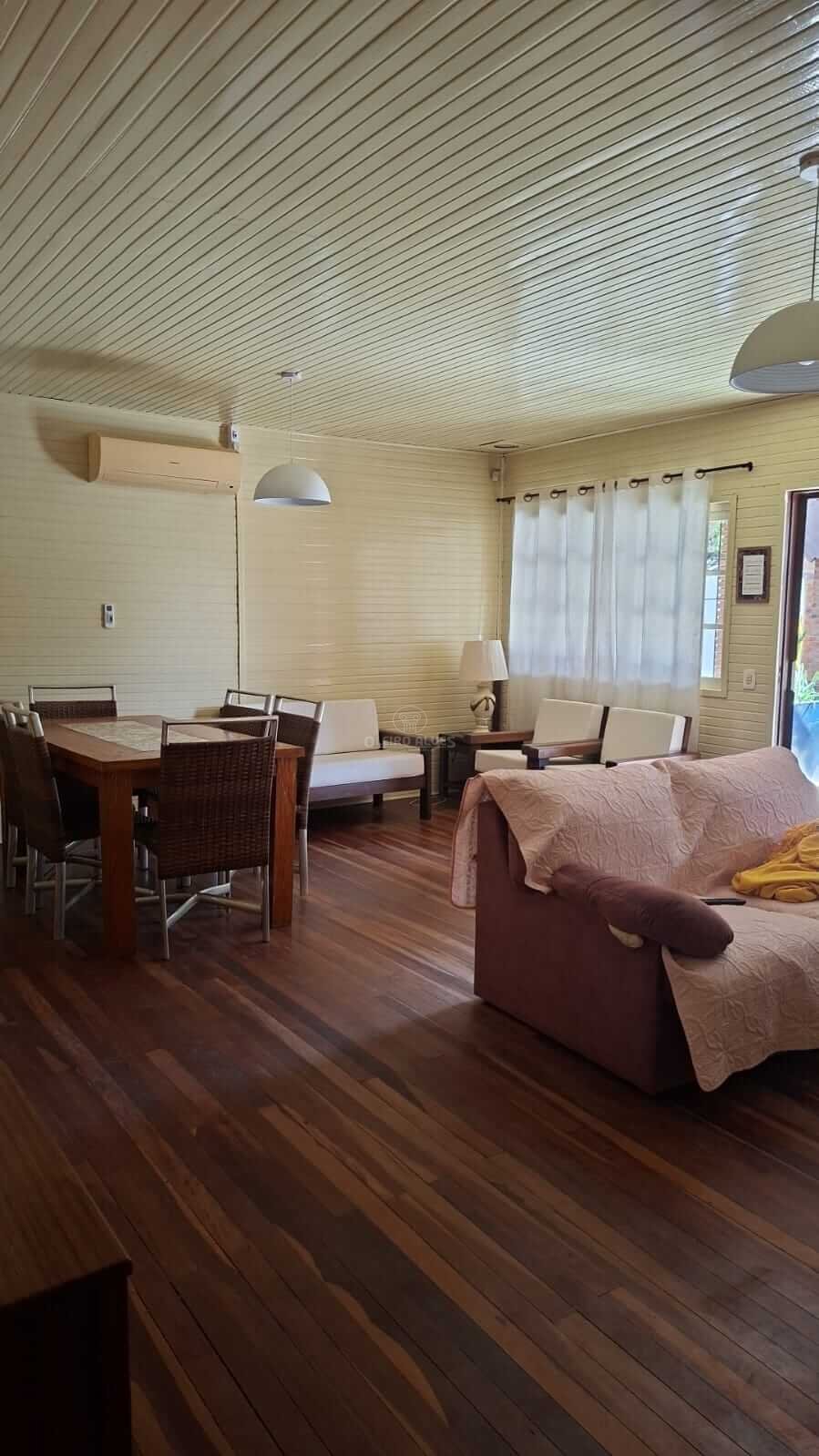 CHALÉ LARANJAL – mobiliado