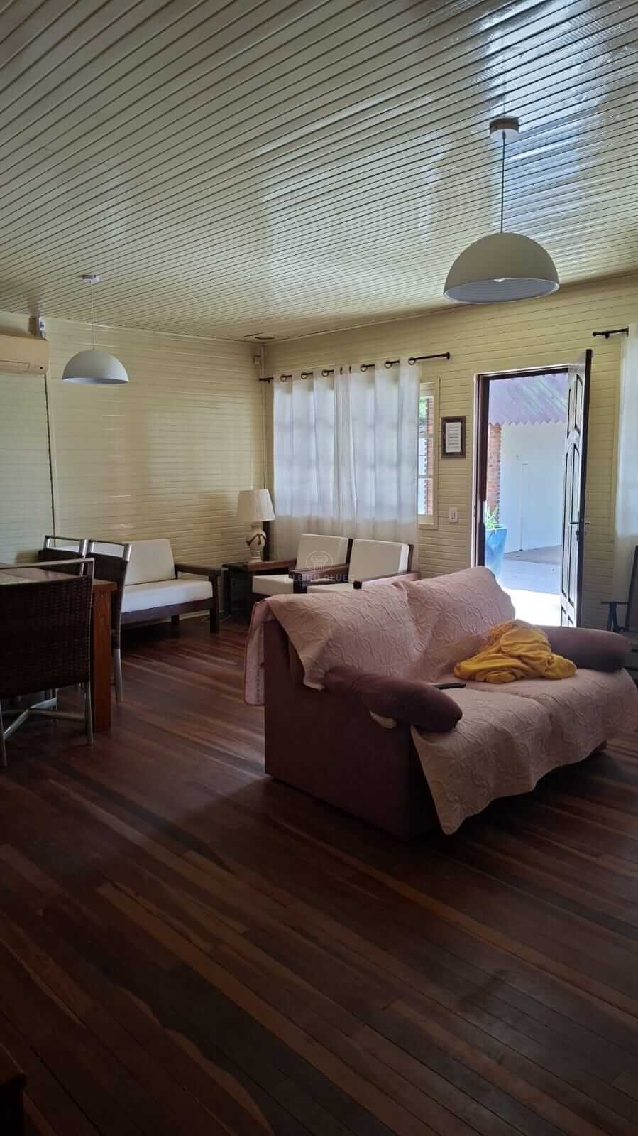 CHALÉ LARANJAL – mobiliado