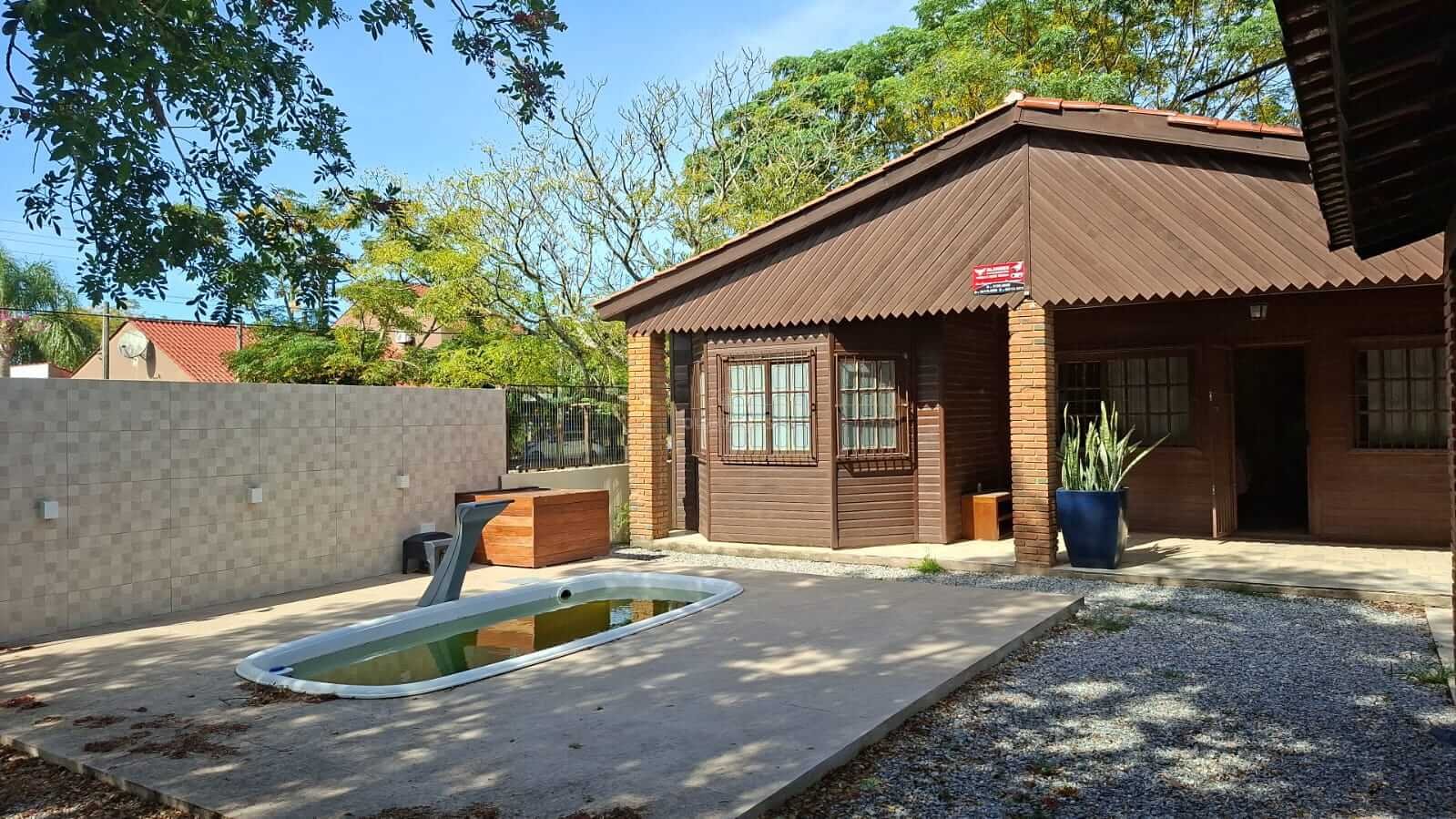 CHALÉ LARANJAL – mobiliado