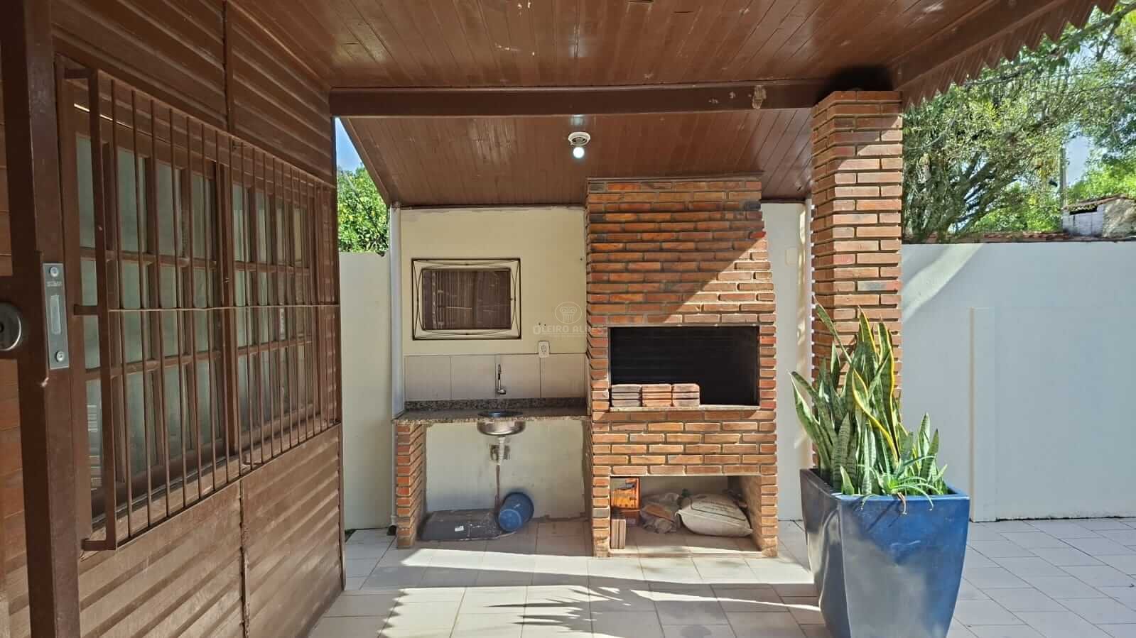 CHALÉ LARANJAL – mobiliado