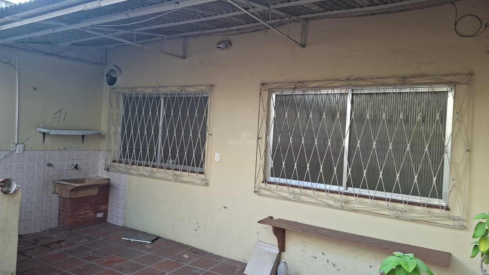 SOBRADO NA AV DUQUE DE CAXIAS