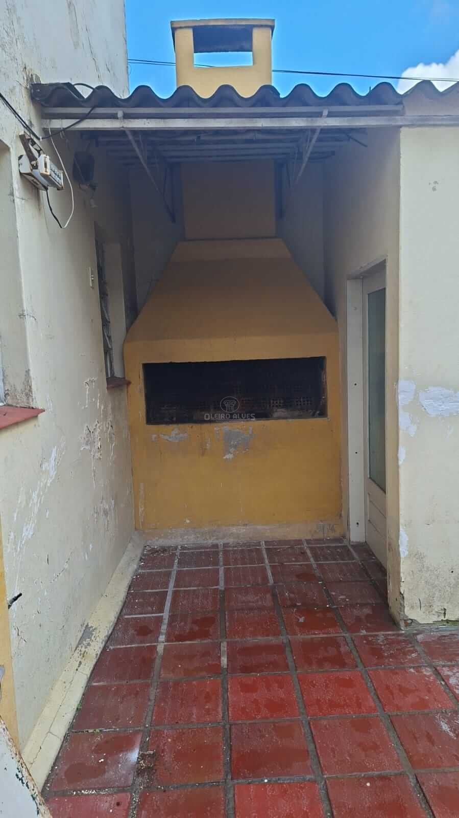 SOBRADO NA AV DUQUE DE CAXIAS