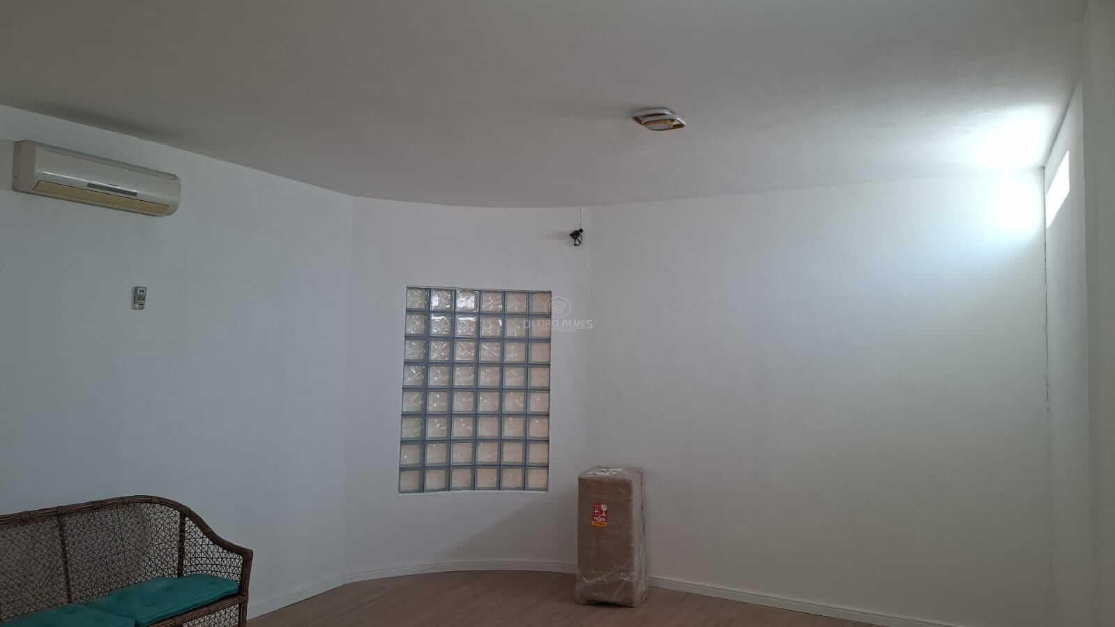 SALA COMERCIAL 2 ANDAR NA AV CIDADE DE LISBOA